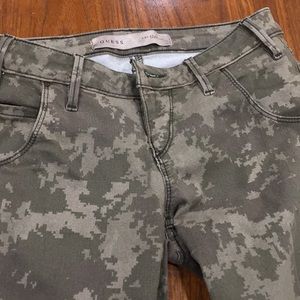 Guess army stretchy jeans size 25